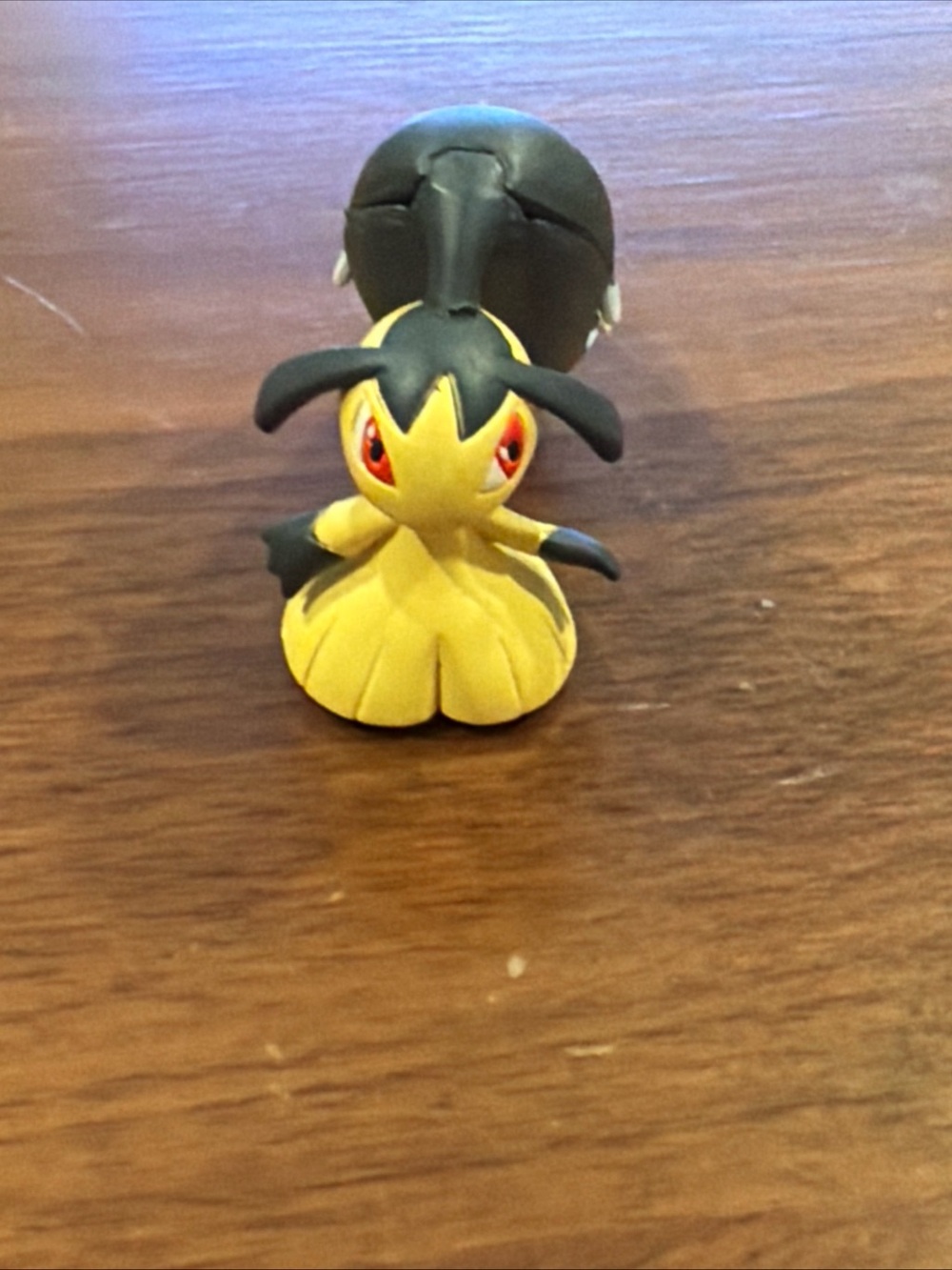 Pokemon Yellow and Black Duskull/Dusknoir Style Figure